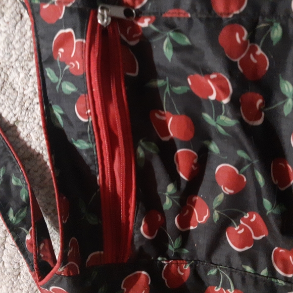 Over-the-shoulder Cherry bag - Picture 2 of 3